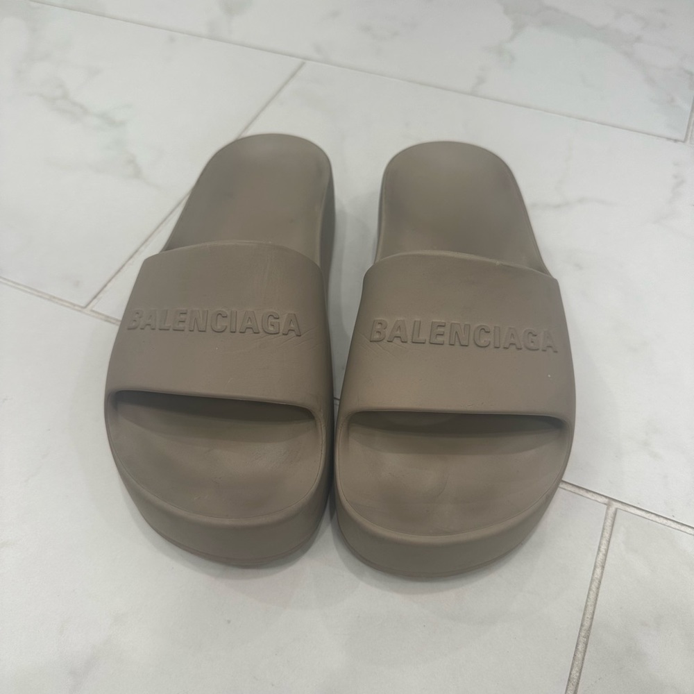 Balenciaga logo platform slide sandal